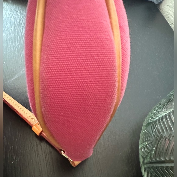 Dooney & Bourke Pink Fuchsia Mini Shoulder Bag, Excellent Condition 🩷 - Picture 8 of 16